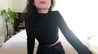 Ha888we's role-play with her dildo-or-vibrator and foot fetish for young and big-tits asian