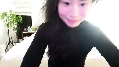 Ha888we's role-play with her dildo-or-vibrator and foot fetish for young and big-tits asian