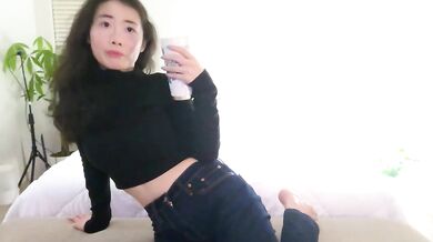 Ha888we's role-play with her dildo-or-vibrator and foot fetish for young and big-tits asian