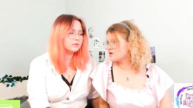 Watch MerciaFrancis in hot cowgirl action on public cam with her hot blonde girlfriend!