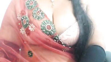 Watch dirty-talk, fingering, and cam2cam as young Indian girl, sapna-ji, strips and talks dirty in position 69