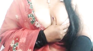 Watch dirty-talk, fingering, and cam2cam as young Indian girl, sapna-ji, strips and talks dirty in position 69