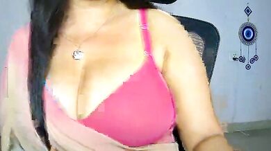 Swetaa_ flaunts her curvy body in a hot Indian teen's best striptease-indian