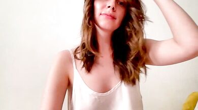 Petite Nikki_Mimimi strips & teases with her big tits & tight pussy