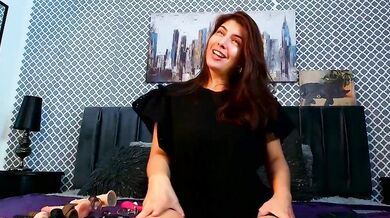 Scarlett_moore's deepthroat skills are unmatched by her cheap Spanish roommates