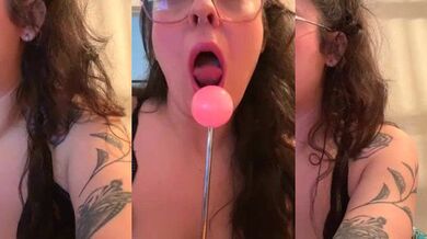 Rosiee69_ strips down and gets wild on cam - cam2cam experience!