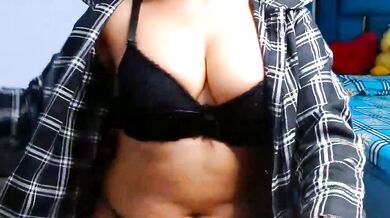 Sexy Sylvia8's Hairy Roleplay: Fingering, Interactive Toys, & Athletic Erotic Dance