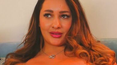 Sexy Arab slut Yaara Collins gets down and dirty with her toys in a wild deepthroat session