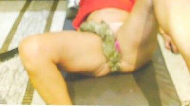 Watch as Lindagoddess75 humiliates herself and gets off with cheap toys