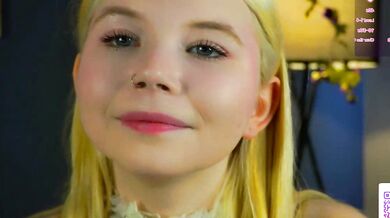 Watch DaisyElmers give jerk-off instructions to her white-ass-clad friend's big-nippled ass