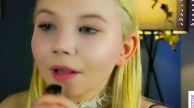 Watch DaisyElmers give jerk-off instructions to her white-ass-clad friend's big-nippled ass