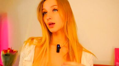 MickeyMyers strips down & gives a wild striptease for your perusal