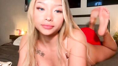 CarmenxRose's Intense Video Stream - Sensual Chemistry with Intense Breath-play