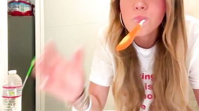 RealJadebri dominates in seductive poses with Graceful curves & fiery passion