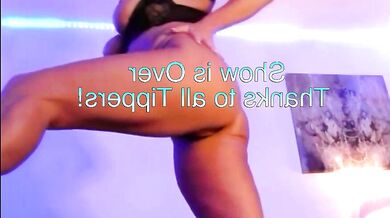 Thebeautifulbadassnextdoor strips and exposes her amazing curves in hot video