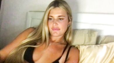 Allybrixo's steamy nude leak video will make you drool!