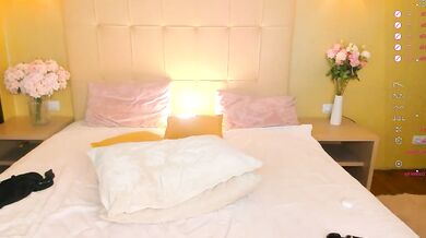 Hollyylee seduces you with her sensual assets in a steamy sex tape