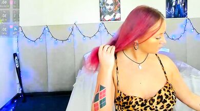 Musclexxxbarbie's erotic shivers are the best part of this video