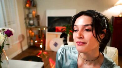 Jadeperez_ captivating buttocks & stunning queen - a seductive cam show