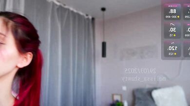 Melissa_shawty's Ecstasy-fueled shivering will make you want to stroke your cock