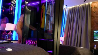 arte_adelle's stunning body gets a creamy surprise behind the scenes