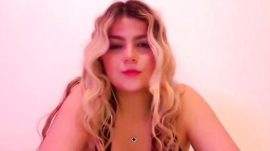 Kateevanss' First Time Virtual Show: A Naughty Virtual Show with a Nice Booty