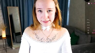 Sugar_Paws' tantalizing frame and sensual assets will make you drool in excitement