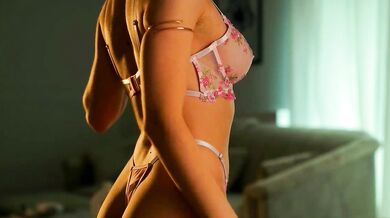 Thingswithana's seductive ass and mesmerizing cam show - Volumeuptuous pulsation