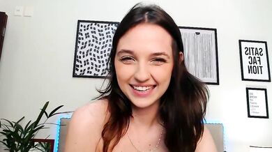 Candygirl20 sensually streams and engages in steamy lingerie action