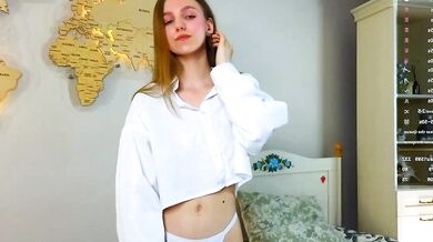 Sunnivacoppens captures her cleavage in a breath-taking way