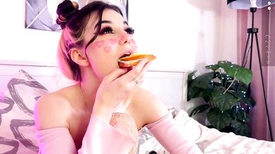 Veronicaleal_ gets off by herself in this hot solo video