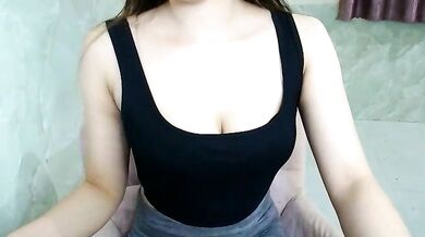 Pink_Pretty's tight Asian pussy twerks and squirts while playing with small toys on cam2cam