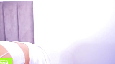 Starlizzy, the seductive goddess, flaunts her perfect curves and sensual moves in seductive dÃ©colletage