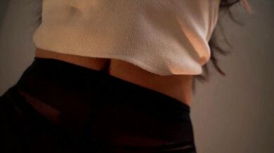 Watch Mariarty's steamy cam show and tantalizing curves