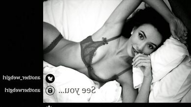 Watch Mariarty's steamy cam show and tantalizing curves