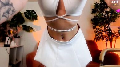 Loura Palmer's Natural Body Webcam Interaction with Svelte Frame