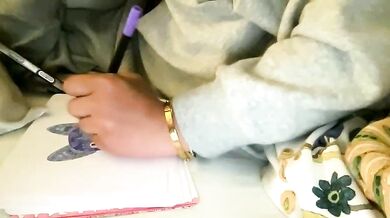 Watch keikyogem, the stunning cam girl, get down and dirty with herself on camera