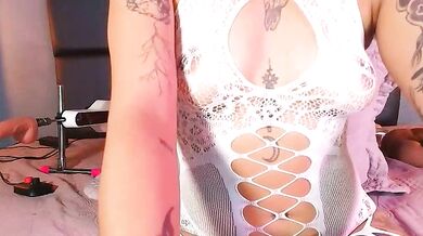 Laura_Muller, the cheap-privates-student, twerking in heels, fingering herself to HD video