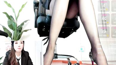 Check out the insatiable Oo_Kaixin_oO's hot striptease on cam2cam - Chinese milfs fingering