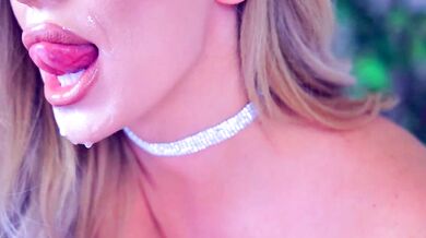 Anabellastar's hot assets: Graceful bust, Gorgeous rump, and Nice Boobs in a steamy nude leak video