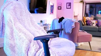 Sexy Sister Charismatic - A captivating cam girl with a stunning body