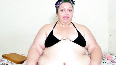 Watch this Colombian BBW MILF with a huge ass twerk while getting doggy-styled on camera