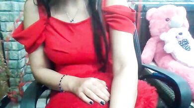 Sexy_iknoor's role-play with big-nipples and trimmed-indian foot fetish