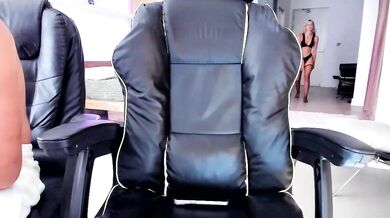 Emmykrist - The Sexy Body Behind the Video Searing Releases - Hungry longing, captivating, and Mesmerizing!