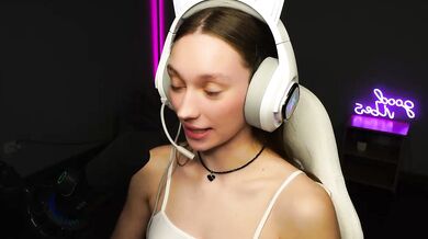 KatieGerald - Porn Video [Cam4]: captivating personality, perfectly shaped booty, shapely contours