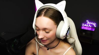 KatieGerald - Porn Video [Cam4]: captivating personality, perfectly shaped booty, shapely contours