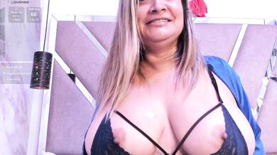 GrettaBelli - Porn Video [Cam4]: mesmerizing temptress, lovely contours, does everything