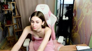 MaeGolsonv - Porn Video [Cam4]: alluring backside, stunning physique, sultry girl on cam