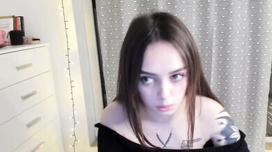 Jammell - Porn Video [Cam4]: perfectly shaped assets, real time capture, stunning melons