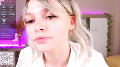 PetraBayles - Porn Video [Cam4]: energetic streamer, perfect, luscious glutes